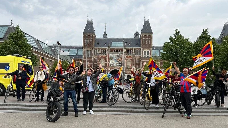 Groepsfoto voor Rijksmuseum
